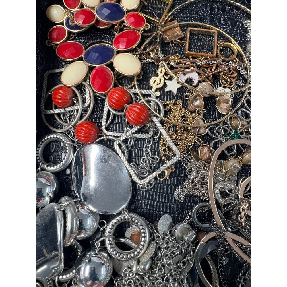 Mixed Fashion Jewelry Lot Wearable to Craft Pieces 3lb 4oz - Picture 2 of 13